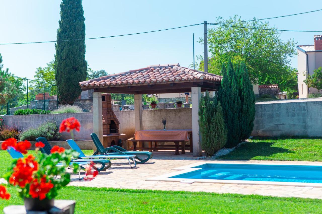 Holiday Home Labud Žminj Exterior foto
